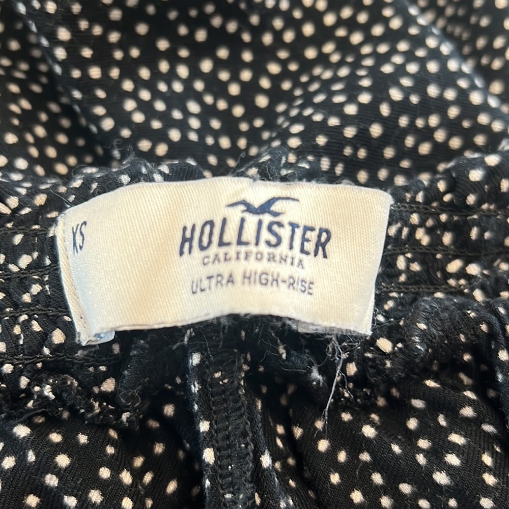 Hollister Women’s Shorts - Picture 3 of 5